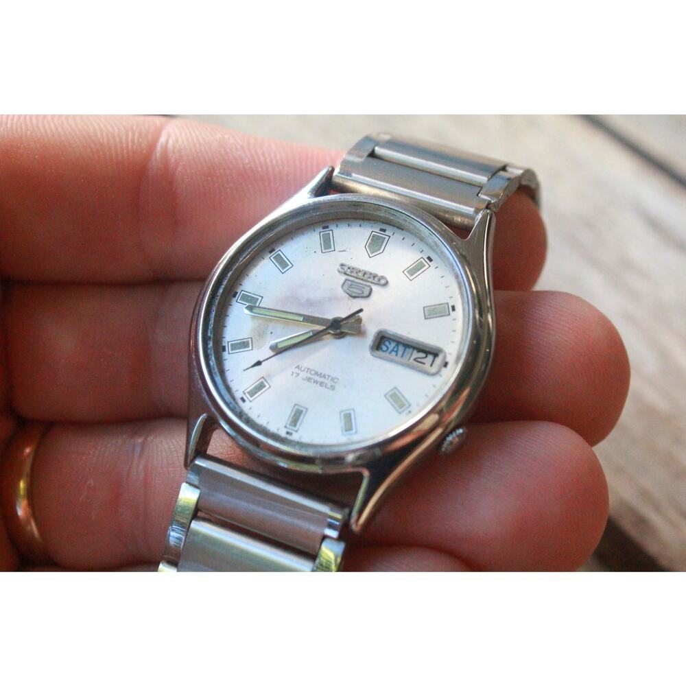 Vintage 1981 Seiko Automatic Mens Silver Watch W/daydate & Green accents